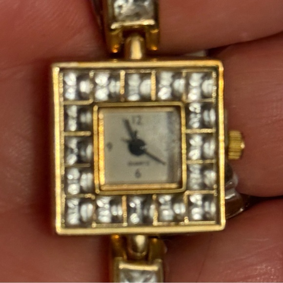 Vintage Yves Rocher gold tone crystal watch - Picture 4 of 11